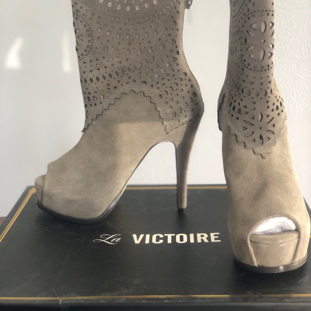 Pour La Victoire Shoes